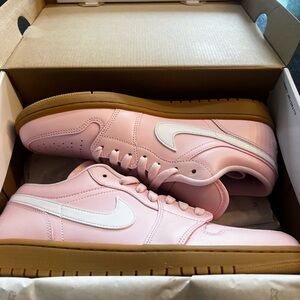 Nike Air Jordan 1 Retro Low Arctic Pink Gum Sneaker